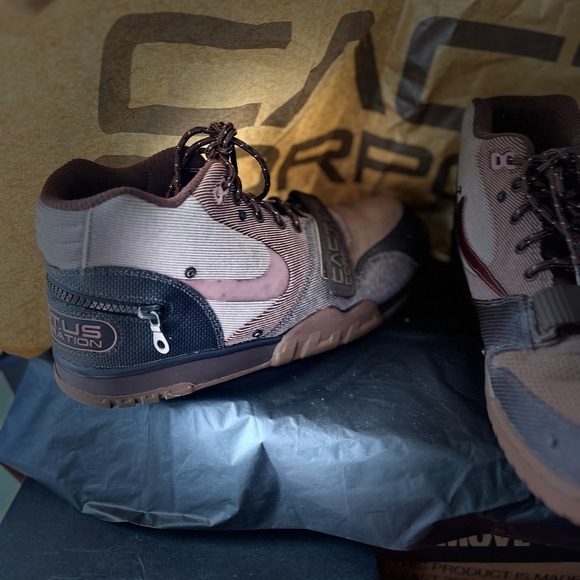 Men’s cactus jack Nike with box. - Picture 3 of 10